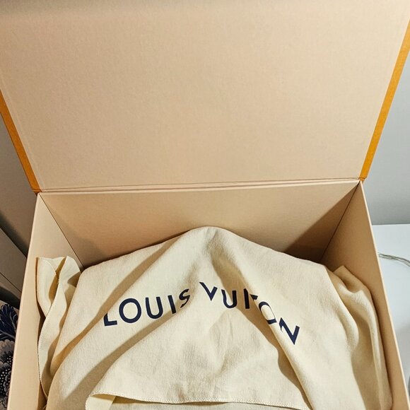 Louis Vuitton Kleber MM Epi Leather handbag - Picture 4 of 15